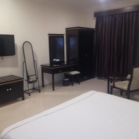 Al Masem Luxury Hotel Suites 3 Al Ahsa Ель-Хуфуф Екстер'єр фото