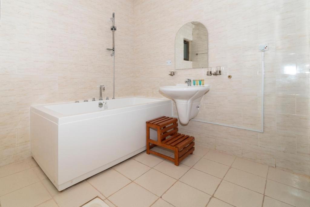 Al Masem Luxury Hotel Suites 3 Al Ahsa Ель-Хуфуф Екстер'єр фото